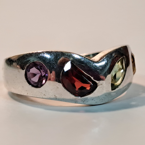 Click to view detail for HW-534 Ring, Three-Stone Multi-Colors / Band $46